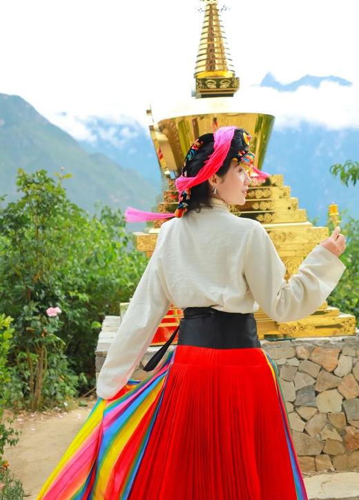 顶配川西丨双桥沟徒步&高山漂流&海子沟&玩转四姑娘山，甲居藏寨VS大熊猫保护，成都5钻酒店&川西网红酒店&2+1保姆车- 拷贝 商品图1