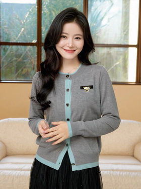 奢姿大码女装2025春季减龄胸针饰品时尚针织衫胖妹妹百搭简约上衣9651621750