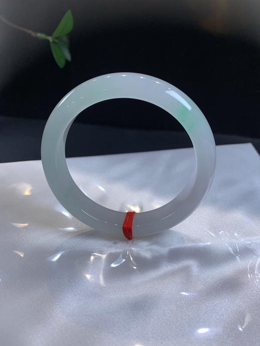 612528，53.8 冰绿正圈手镯，冰透纯净，飘一抹清新绿，干净 甜甜的 商品图1