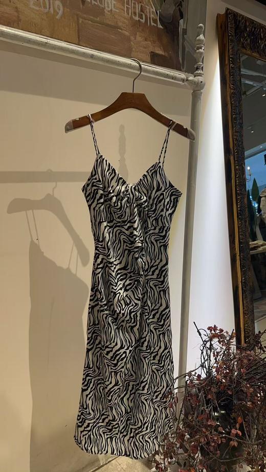 【门店同款】ENJOY夏季智性-蝴蝶结开叉吊带裙 158048637 商品图1