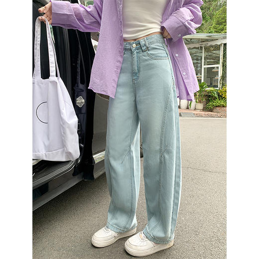 <曾小咸推荐>高腰显瘦百搭浅蓝色阔腿弯刀牛仔裤 商品图0