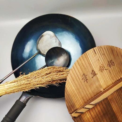 【下单传代系列赠送3件套】章丘铁锅系列 百年传承 守艺人手工打造 锅体无涂层 物理不沾好清洗 高密度 导热快 保温好 传统的样子更坚固耐用基地直邮 商品图0