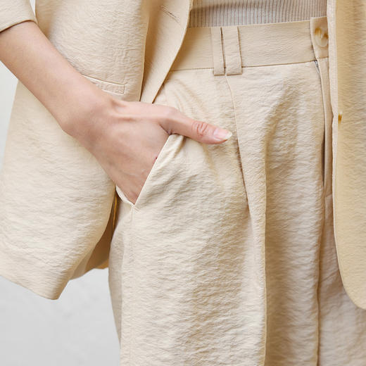 玳莎宽松阔腿真丝短裤女2025年夏季新款时尚百搭通勤砂洗休闲裤    FB36101 商品图2