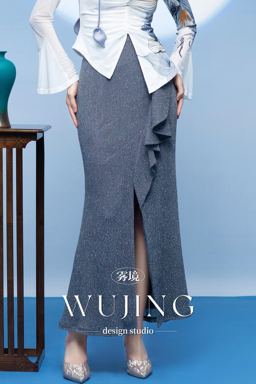 3205004 烟岚云岫 重工烫钻植绒弹力料半裙 雾境 商品图0