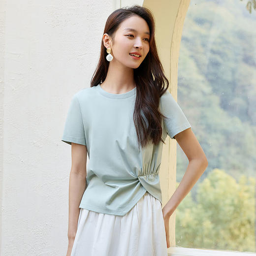 玳莎扭结收腰正肩T恤女2025年夏季新款设计感不规则别致短袖上衣   FB32101 商品图1