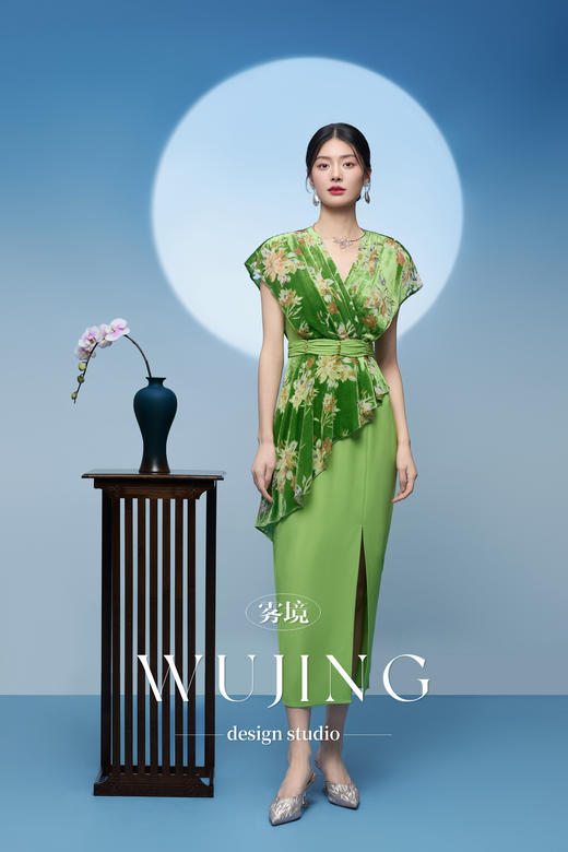 3205028 柳碧青梅 重磅印花植绒料/进口纹理蜂窝缎连衣裙 雾境 商品图5