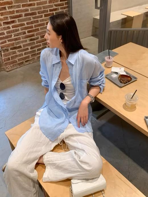 【法式翻领棉麻衬衫】  松弛有度的版型 无需费心搭配也能时髦有余 日常刷街&通勤都可 商品图1