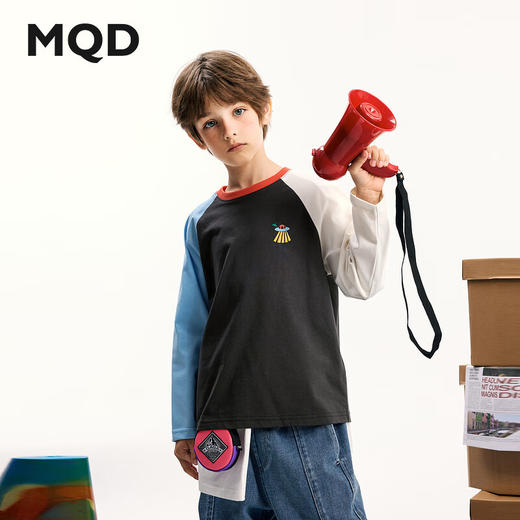 【MQD】男大童秋季新品学院风插肩袖撞色长袖T恤 商品图1