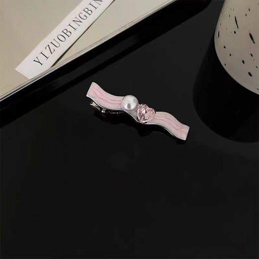 【捡漏19.9任选4款！】甜酷水钻字母发夹 女多巴胺y2k侧边刘海夹 轻奢高级感 精致百搭发卡-QQ 商品图13