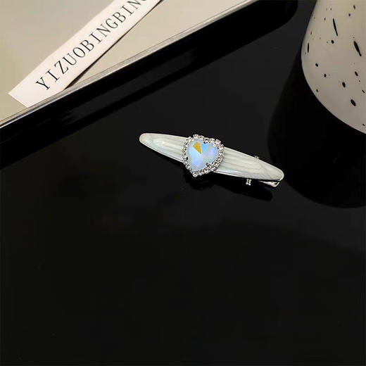 【捡漏19.9任选4款！】甜酷水钻字母发夹 女多巴胺y2k侧边刘海夹 轻奢高级感 精致百搭发卡-QQ 商品图8