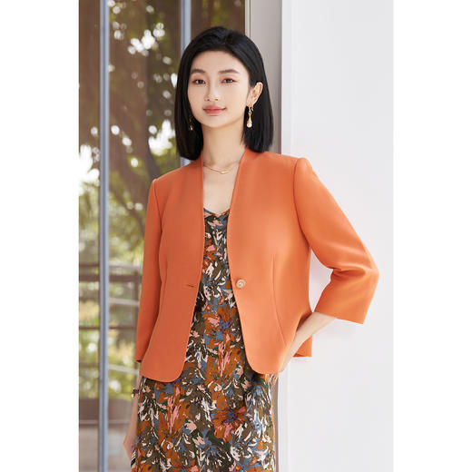 【预售7天】米思阳2026夏季新品优雅通勤风橙色小西装短款修身显瘦外套女1313/1205 商品图4