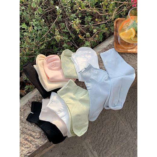 <曾小咸推荐>日系6色薄款显瘦百搭纯色中筒袜 商品图3