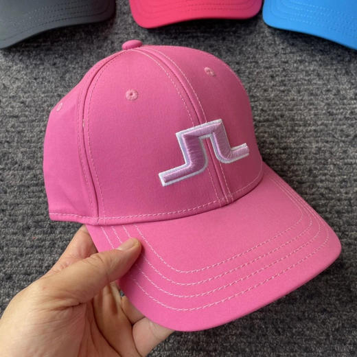 正品林德伯格春夏新款高尔夫帽，男女同款，头围可调。五个色各几顶。 商品图1