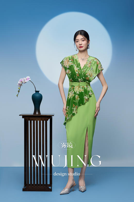 3205028 柳碧青梅 重磅印花植绒料/进口纹理蜂窝缎连衣裙 雾境 商品图0