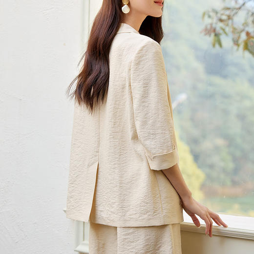 玳莎砂洗绢丝西装女2025年春季新款桑蚕丝高级感正肩七分袖外套    FB37301 商品图2