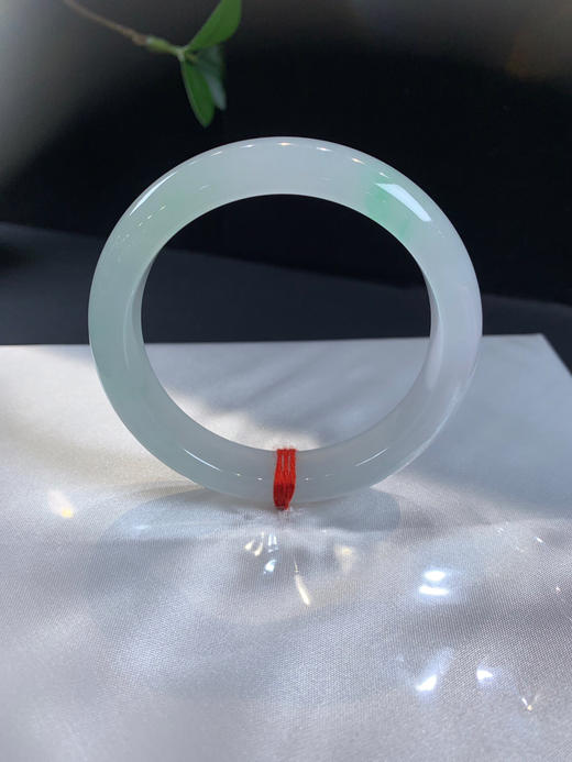 612528，53.8 冰绿正圈手镯，冰透纯净，飘一抹清新绿，干净 甜甜的 商品图0