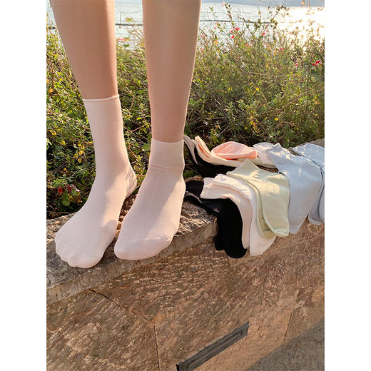 <曾小咸推荐>日系6色薄款显瘦百搭纯色中筒袜 商品图2