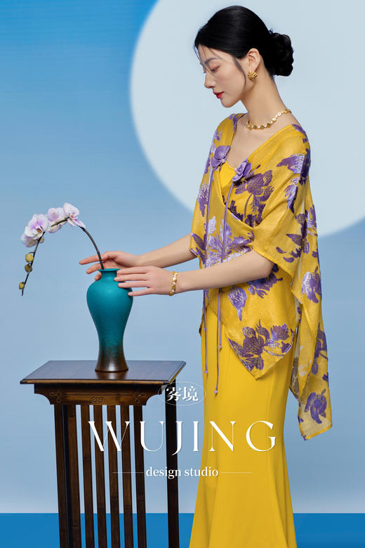 3205016 黄莺凝香 重磅真丝印花植绒料/进口纹理蜂窝缎普罗缇纱裙雾境 商品图4