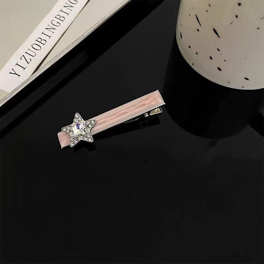 【捡漏19.9任选4款！】甜酷水钻字母发夹 女多巴胺y2k侧边刘海夹 轻奢高级感 精致百搭发卡-QQ 商品图6