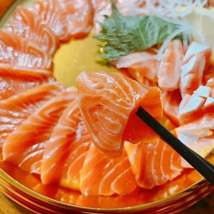 新疆切片三文鱼【顺丰京东包邮，连云港仓发货】每日鲜切️89元秒杀3盒️冰川纯净富氧活水36个月慢养0海洋污染甄选精华部位鲜嫩润滑基地直邮