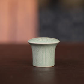 刘尚青蕉叶盖置