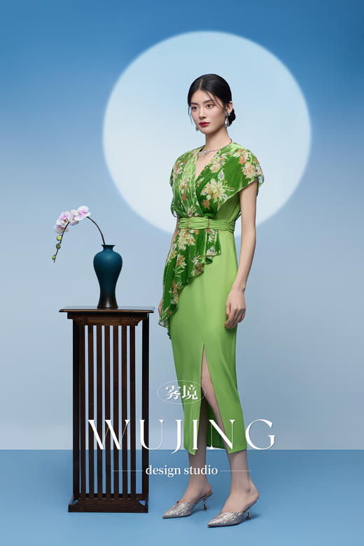 3205028 柳碧青梅 重磅印花植绒料/进口纹理蜂窝缎连衣裙 雾境 商品图3