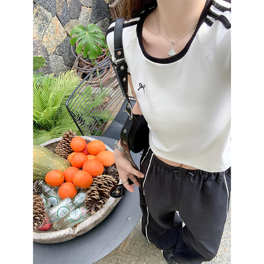 <曾小咸推荐>3.27现货秒杀 ！微信超特价！蝴蝶结绣花短袖T恤 日常99.99 立减40 秒杀59.99！！ 商品图1