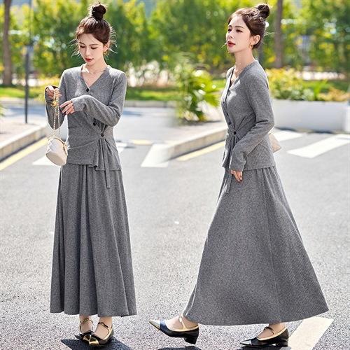 2025年春季新款时尚气质V领舒适感休闲减龄两件套半身裙LNS9741 商品图3