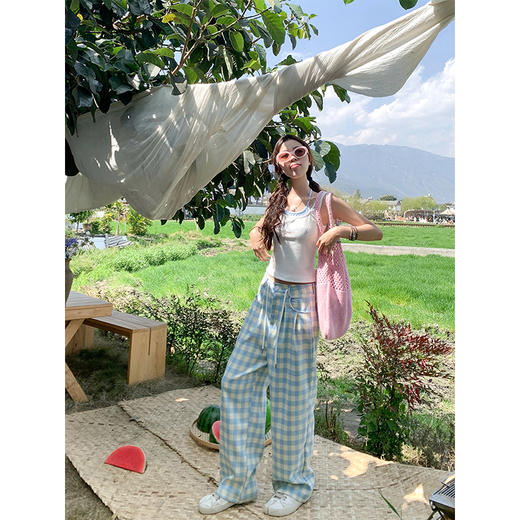 <曾小咸推荐>设计感白拼蓝印花假两件系脖背心 商品图3