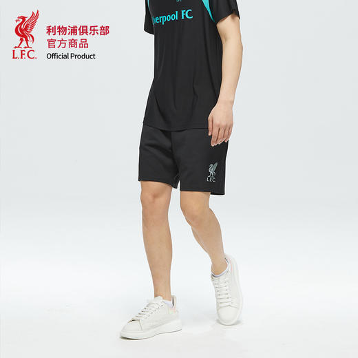 【官方正版】利物浦俱乐部 | 经典队徽黑色短裤简约运动舒适穿搭 商品图2