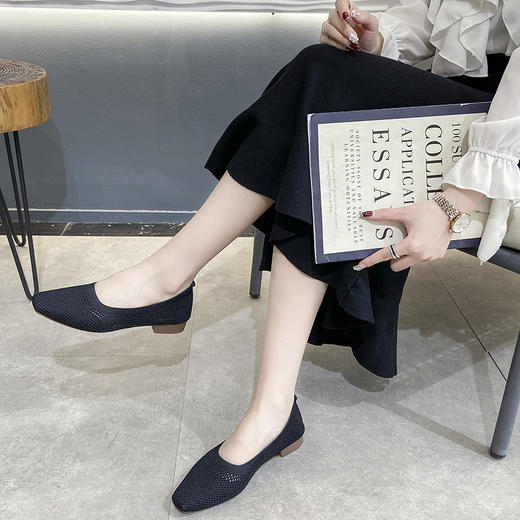 “鞋中贵族”！【XUXI-法式软糯飞织王妃鞋】会呼吸的“暄软”王妃鞋 ！不闷脚不臭脚！平底设计安全感十足，立体按摩脚垫稳稳“兜”住脚跟，清爽提气质，可正式可休闲百搭单品 商品图3