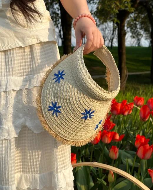 【杏小の屿春日小雏菊空顶帽】 小雏菊元素与帽子设计结合 好东西火速安排上~增添小雏菊元素、清新自然感 毛边的设计，走路时自带仙气~ 商品图5