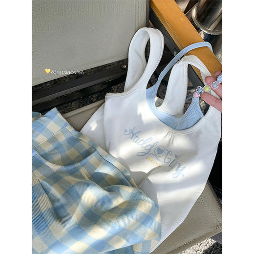 <曾小咸推荐>设计感白拼蓝印花假两件系脖背心 商品图2