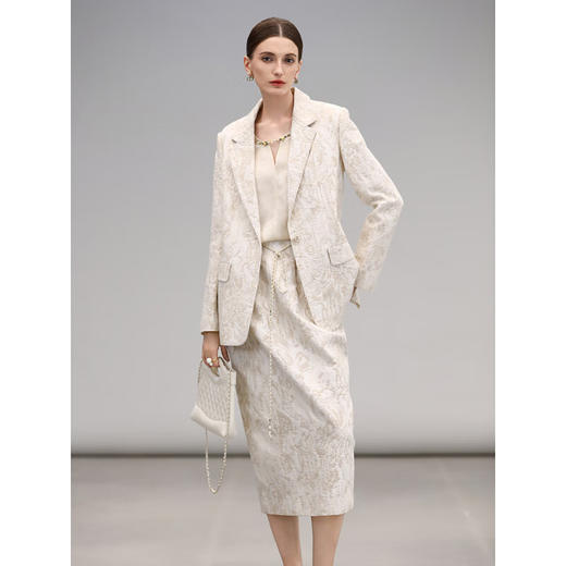 COCOBELLA肌理浮雕提花贡针西装女春夏轻奢风棉麻西服SI3015 商品图3