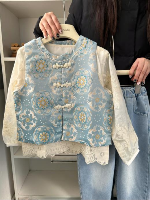 🍃青山几重，一眼心动。【蕾丝衬衫国风马甲两件套】做一回书里的清冷少女🎀这才是大家闺秀之美！惊艳众生！ 女鹅的新中式穿搭❗️/日常都很百搭👏🏻美到语言匮乏 商品图1