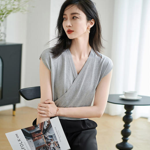 米思阳【重工冰丝高弹针织衫】2025夏季通勤职场v领休闲薄上衣女1053 商品图0