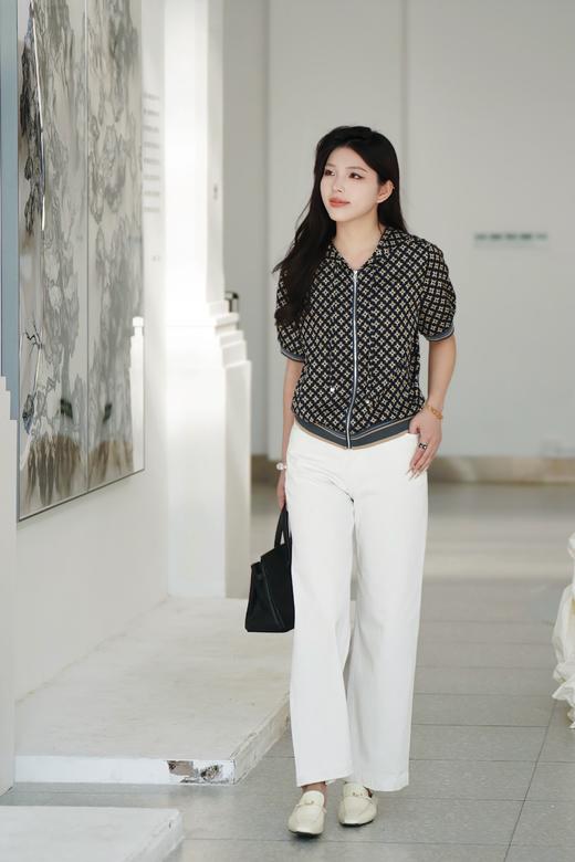 现货不补 臣禾	【老钱风真丝上衣】  连帽短袖休闲拉链外套	JZ251010138 商品图3