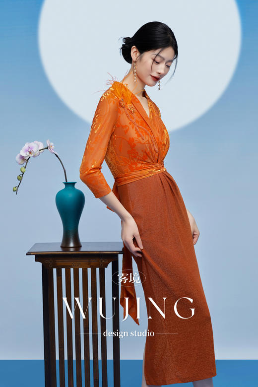 3205183 醉日焦橙 进口重工高弹烧花植绒连衣裙 雾境 商品图3