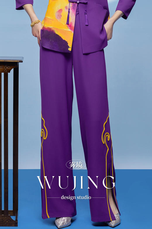 3205273 紫金梦雨 进口纹理蜂窝缎裤子 雾境 商品图0