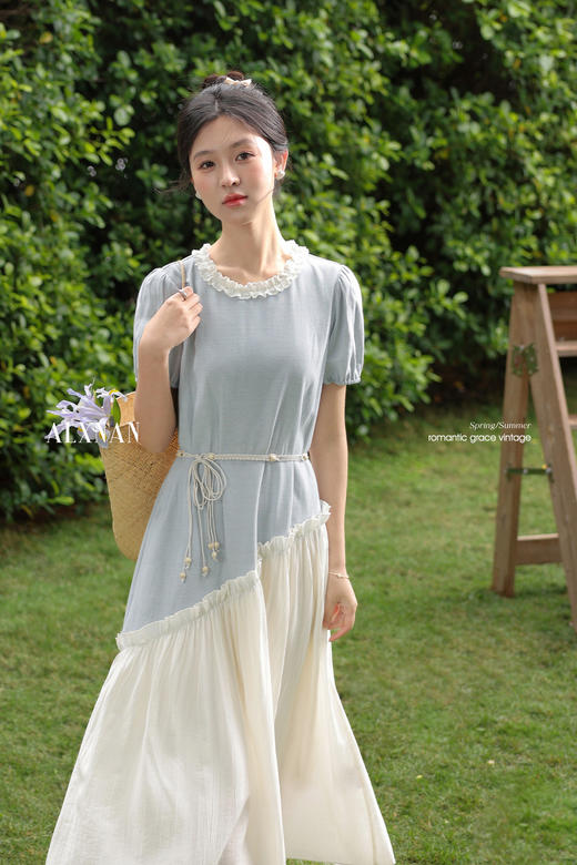 鹿向南「白茶清欢」薄荷蓝拼接连衣裙女夏季设计感小众短袖a字裙 商品图5