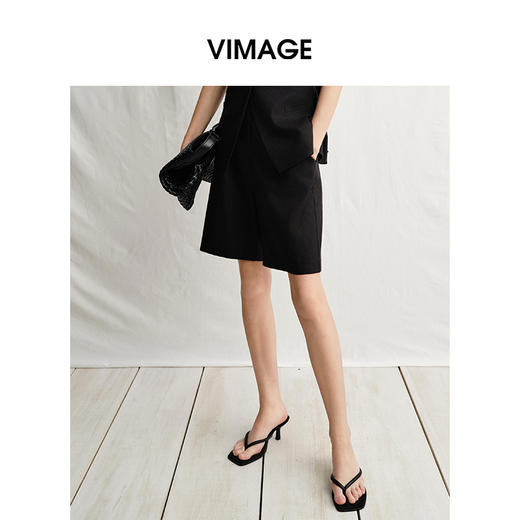 VIMAGE纬漫纪高腰时尚修身直筒黑色休闲短裤夏季新款V2305913 商品图3
