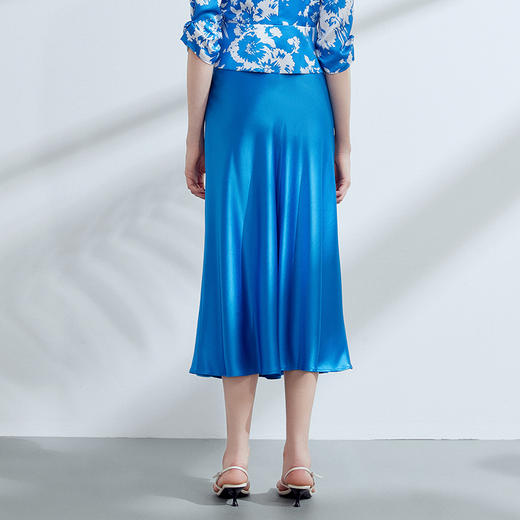 EITIE爱特爱夏季新款时尚百搭通勤显瘦垂感A字半身裙女裙7806502 商品图5