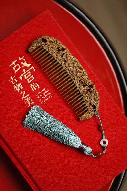 西番莲纹°金丝楠木梳 商品图1