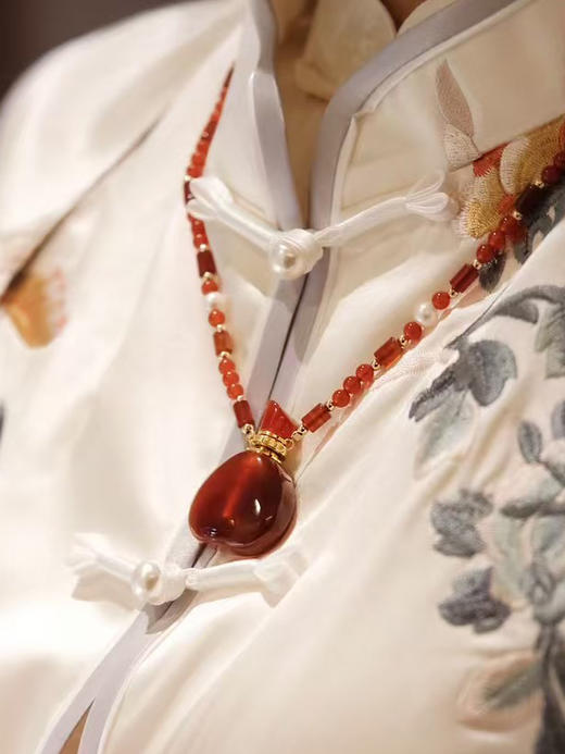 MELI&MOLI |红玛瑙中号福袋吊坠珍珠点缀红玛瑙珠串项链—五行之火 商品图0