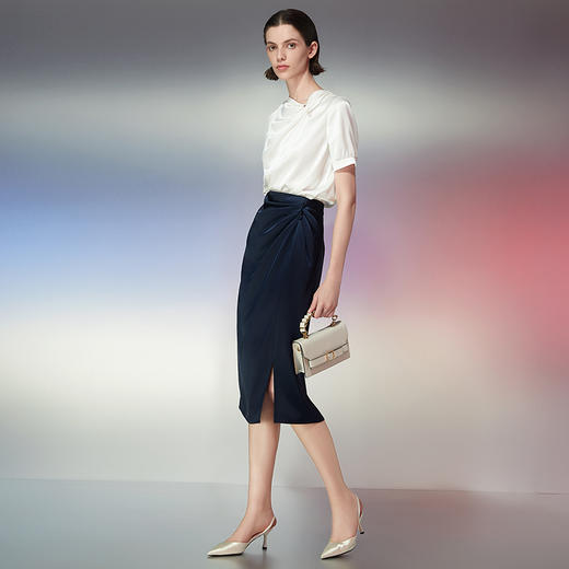 EITIE爱特爱春季新款设计感时尚优雅通勤上衣7813501 商品图1