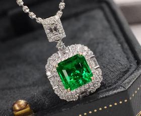 2.2ct刻面祖母绿吊坠