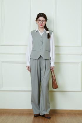 ESTELLICA 卡其色气质休闲马甲西裤套装 19999