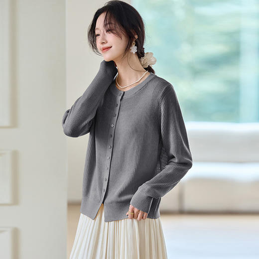 CC-22-2617白色镂空冰丝针织开衫女薄款空调衫夏季配吊带裙外搭披肩外套罩衫 商品图3