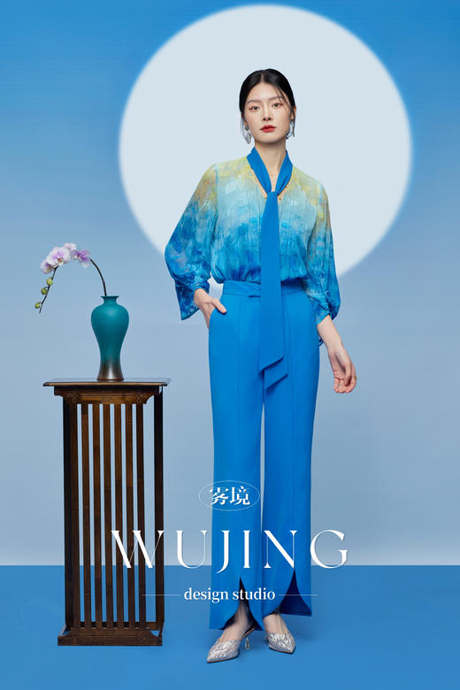 3205164 琉璃蓝梦 韩国进口水晶纱定位印花上衣 雾境 商品图3