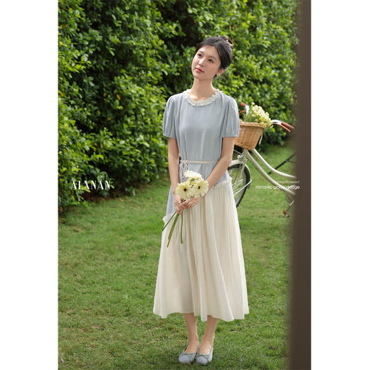 鹿向南「白茶清欢」薄荷蓝拼接连衣裙女夏季设计感小众短袖a字裙 商品图2